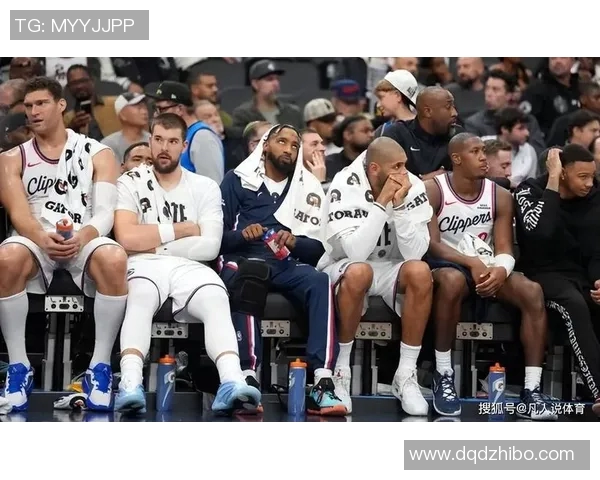 拉加贝尔点评快船阵容老化与防守缺失鲍威尔缺阵影响深远